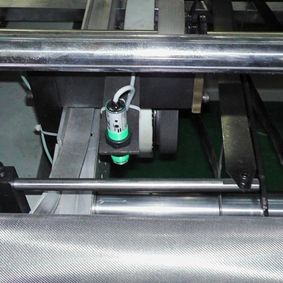 OEM 5T स्वचालित बांसुरी लैमिनेटिंग मशीन नालीदार कार्डबोर्ड लैमिनेटर