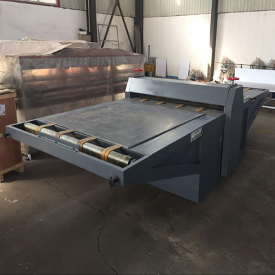 फ्लैट प्रकार नालीदार कार्टन डाई कटिंग मशीन 4500X1600X1250mm अनुकूलन योग्य