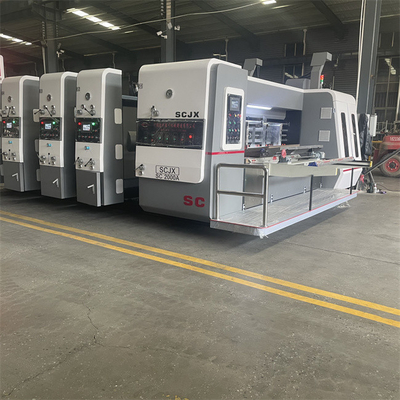 घुमावदार कार्डबोर्ड बॉक्स फ्लेक्सो प्रिंटिंग स्लॉटिंग रोटरी मरने काटने स्टैकर मशीन