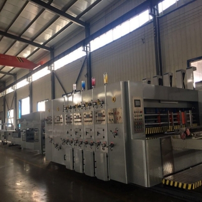OEM 5 रंग नालीदार कार्डबोर्ड बॉक्स विनिर्माण उपकरण संयंत्र बनाना