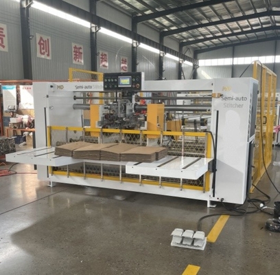 कार्टन बॉक्स सिलाई मशीन उच्च दक्षता बनाने वाले नालीदार बॉक्स के लिए छोटी त्रुटि