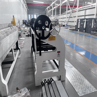 अधिकतम शीट चौड़ाई 2500 मिमी रोटरी नालीदार स्लॉटर 3 स्लॉटिंग चाकू के सेट के साथ