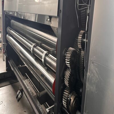 कॉरुगेटेड कार्टन फ्लेक्सोग्राफिक प्रिंटिंग मशीन डबल स्लॉटर रोटरी डाई कटर