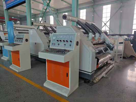 1800मिमी प्रभावी चौड़ाई भाप हीटिंग सिंगल फेस मशीन सक्शन टाइप स्ट्रक्चर के साथ नालीदार कार्डबोर्ड उत्पादन के लिए